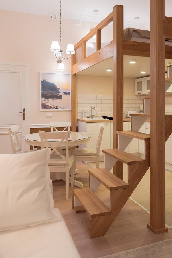 Revelton Suites Tallinn Bagian luar foto